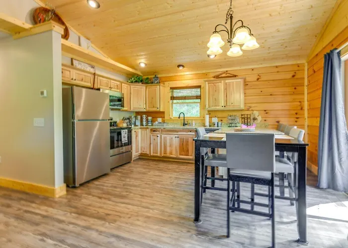 Maggie Valley Cabin 4 Mi To Cataloochee Ski Area!